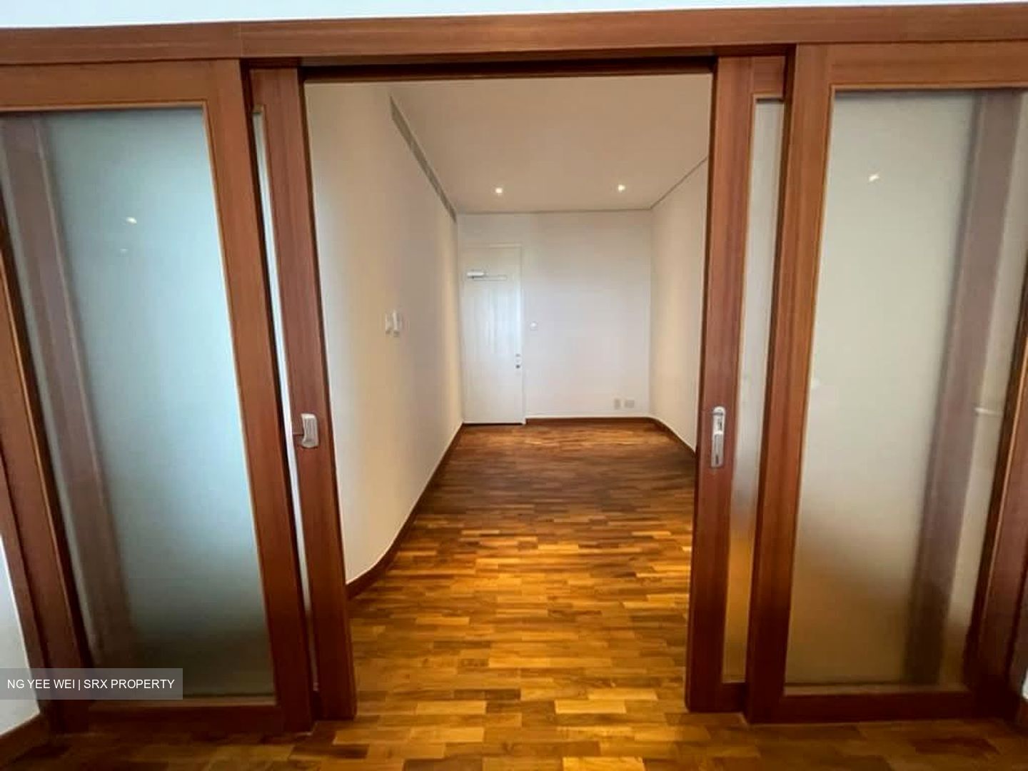 The Colonnade (D10), Condominium #594179111